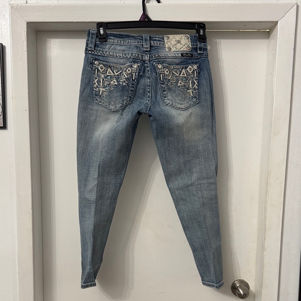 Miss Me Light Blue cropped Jeans with Embellished Pockets